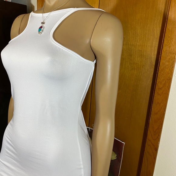 🎉HP STUNNING OPEN BACK DRESS - Picture 3 of 6